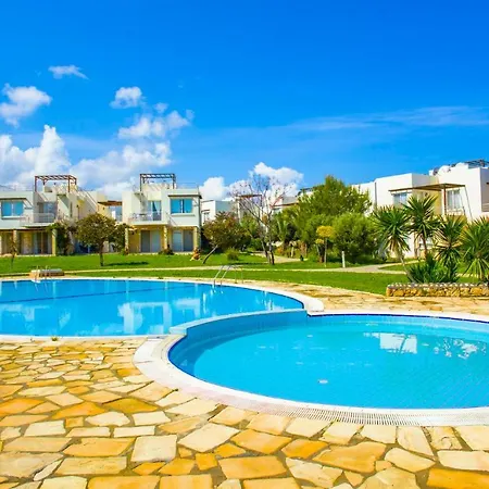 - Penthouse 200 Meters From The Apartment Agios Georgios (Girne)
