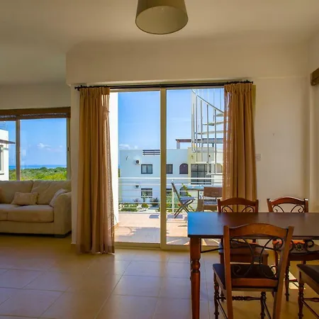 - Penthouse 200 Meters From The Apartment Agios Georgios (Girne)