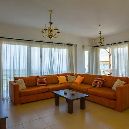 - Penthouse 200 Meters From The * Agios Georgios (Girne)
