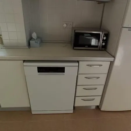 - Penthouse 200 Meters From The דירה